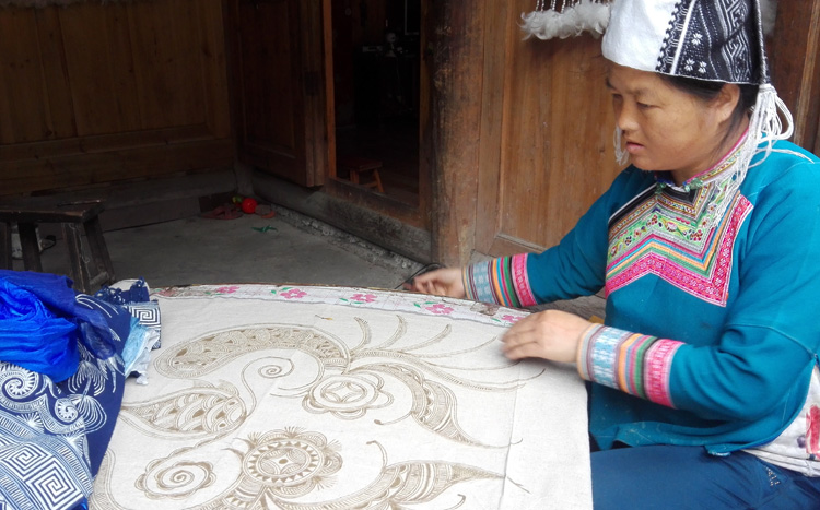Handicrafts woman of Guizhou
