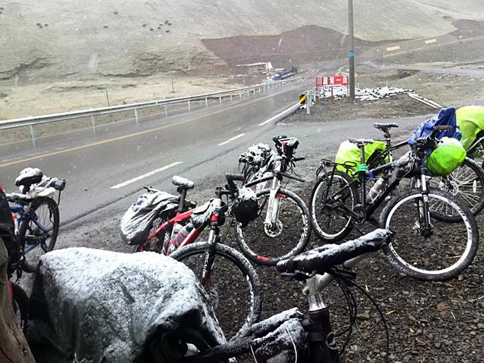 Snowing any time in Tibet mountain areas