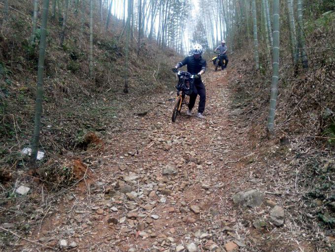 Riding and Hiking in mountains at Ziyuan 